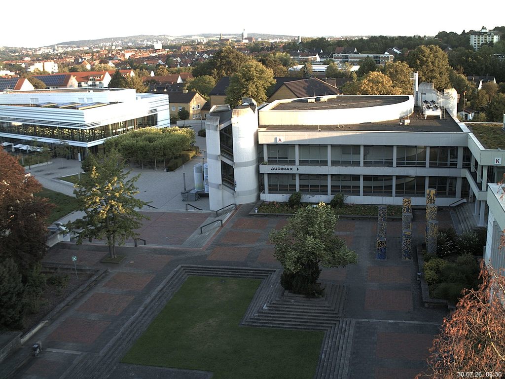 Foto der Webcam: Verwaltungsgeb&auml;ude, Innenhof mit Audimax, H&ouml;rsaal-Geb&auml;ude 1