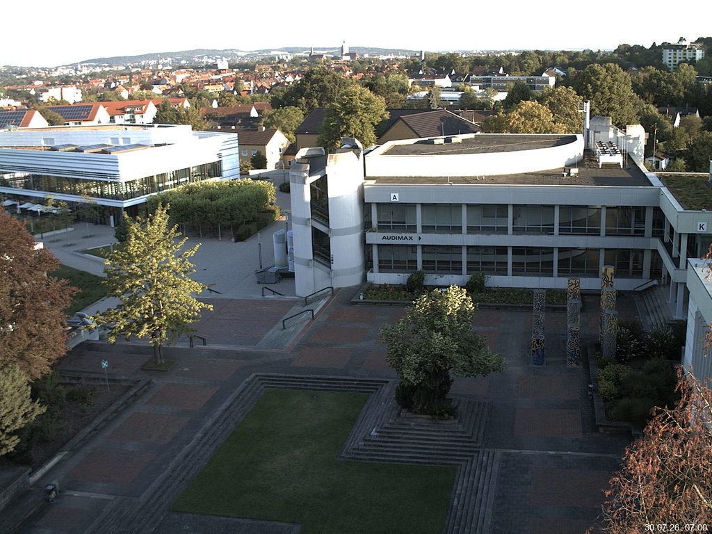 Foto der Webcam: Verwaltungsgeb&auml;ude, Innenhof mit Audimax, H&ouml;rsaal-Geb&auml;ude 1