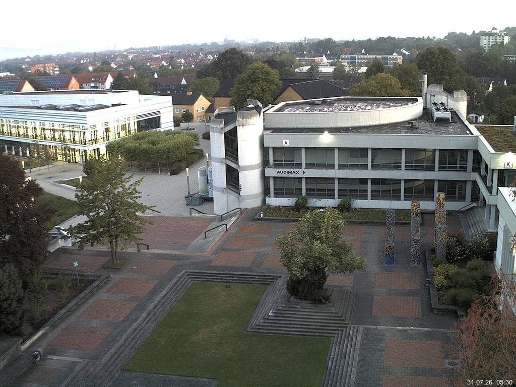 Foto der Webcam: Verwaltungsgeb&auml;ude, Innenhof mit Audimax, H&ouml;rsaal-Geb&auml;ude 1