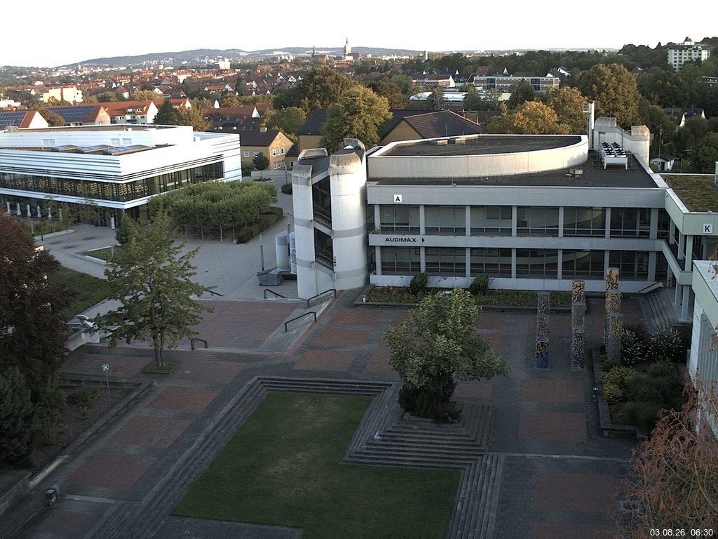 Foto der Webcam: Verwaltungsgeb&auml;ude, Innenhof mit Audimax, H&ouml;rsaal-Geb&auml;ude 1
