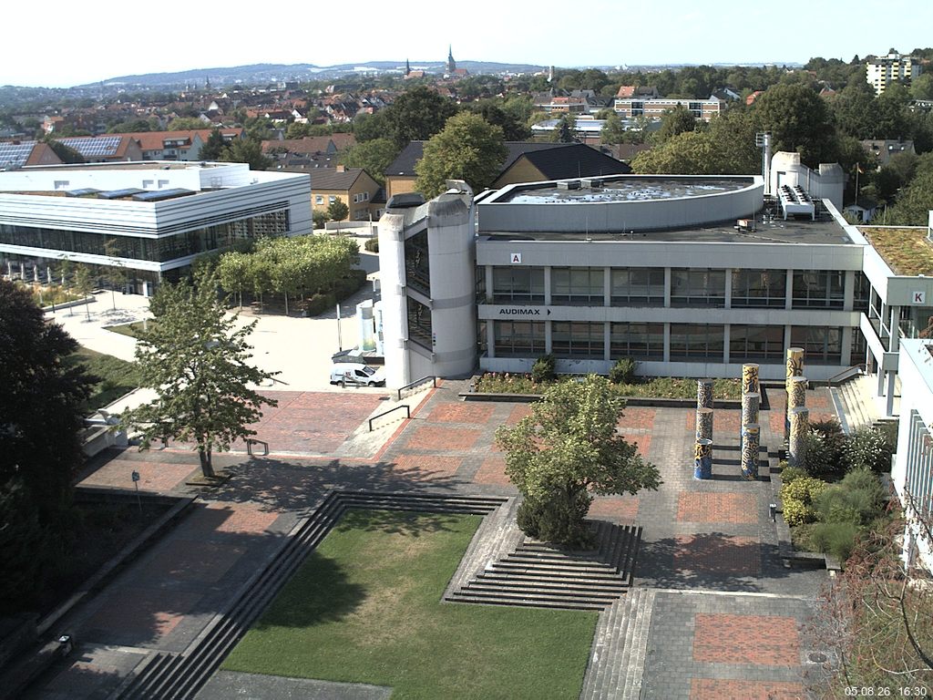 Foto der Webcam: Verwaltungsgeb&auml;ude, Innenhof mit Audimax, H&ouml;rsaal-Geb&auml;ude 1