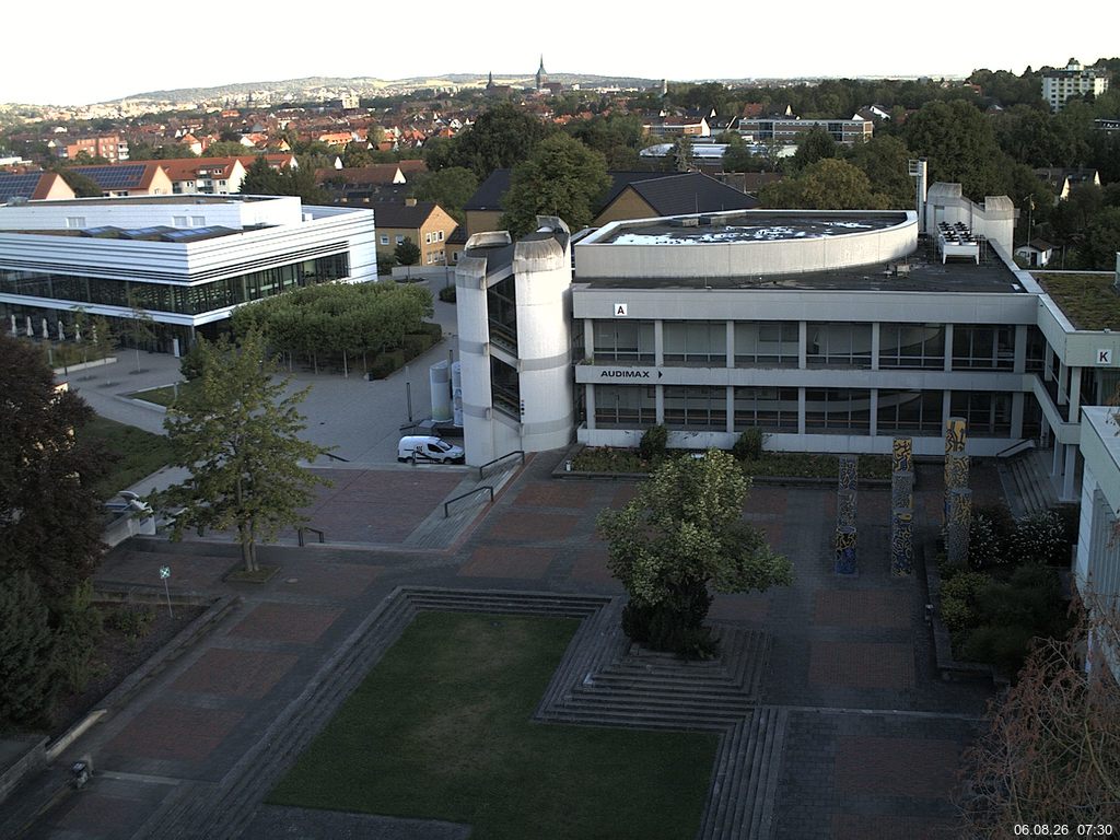 Foto der Webcam: Verwaltungsgeb&auml;ude, Innenhof mit Audimax, H&ouml;rsaal-Geb&auml;ude 1