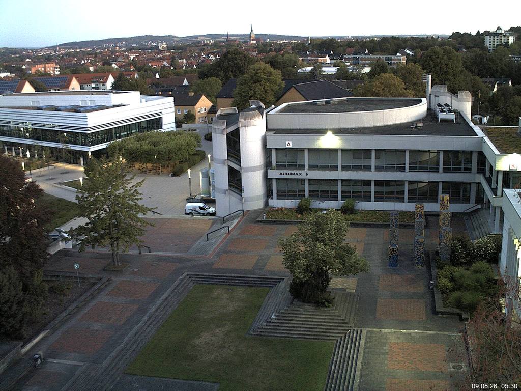 Foto der Webcam: Verwaltungsgeb&auml;ude, Innenhof mit Audimax, H&ouml;rsaal-Geb&auml;ude 1