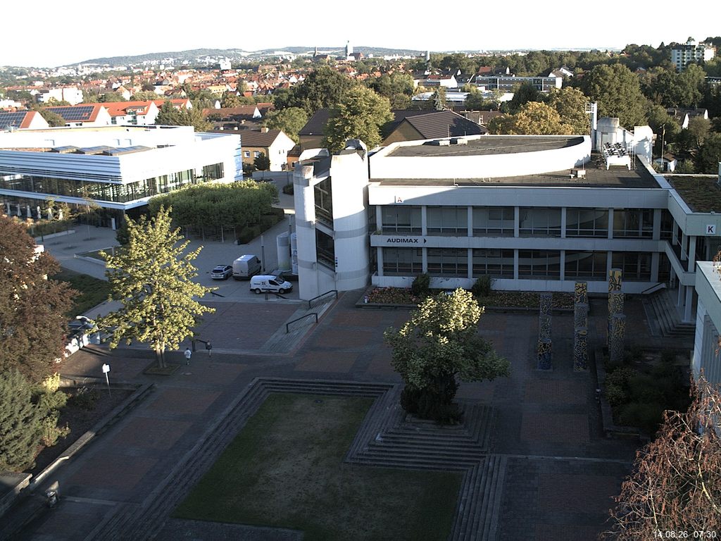 Foto der Webcam: Verwaltungsgeb&auml;ude, Innenhof mit Audimax, H&ouml;rsaal-Geb&auml;ude 1