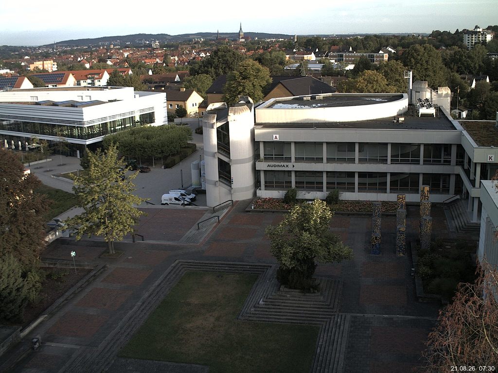 Foto der Webcam: Verwaltungsgeb&auml;ude, Innenhof mit Audimax, H&ouml;rsaal-Geb&auml;ude 1