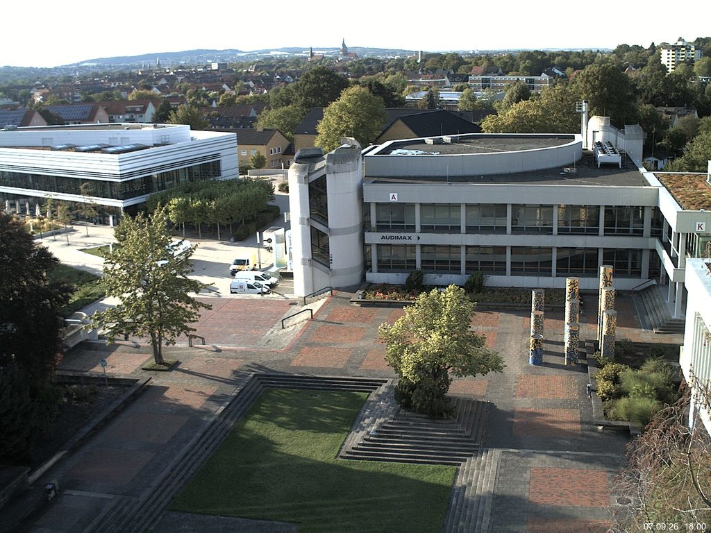 Foto der Webcam: Verwaltungsgeb&auml;ude, Innenhof mit Audimax, H&ouml;rsaal-Geb&auml;ude 1