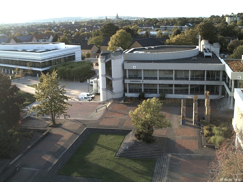 Foto der Webcam: Verwaltungsgeb&auml;ude, Innenhof mit Audimax, H&ouml;rsaal-Geb&auml;ude 1