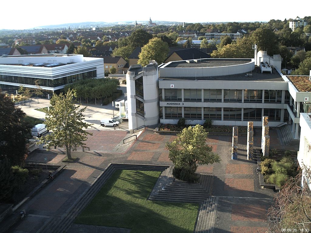Foto der Webcam: Verwaltungsgeb&auml;ude, Innenhof mit Audimax, H&ouml;rsaal-Geb&auml;ude 1