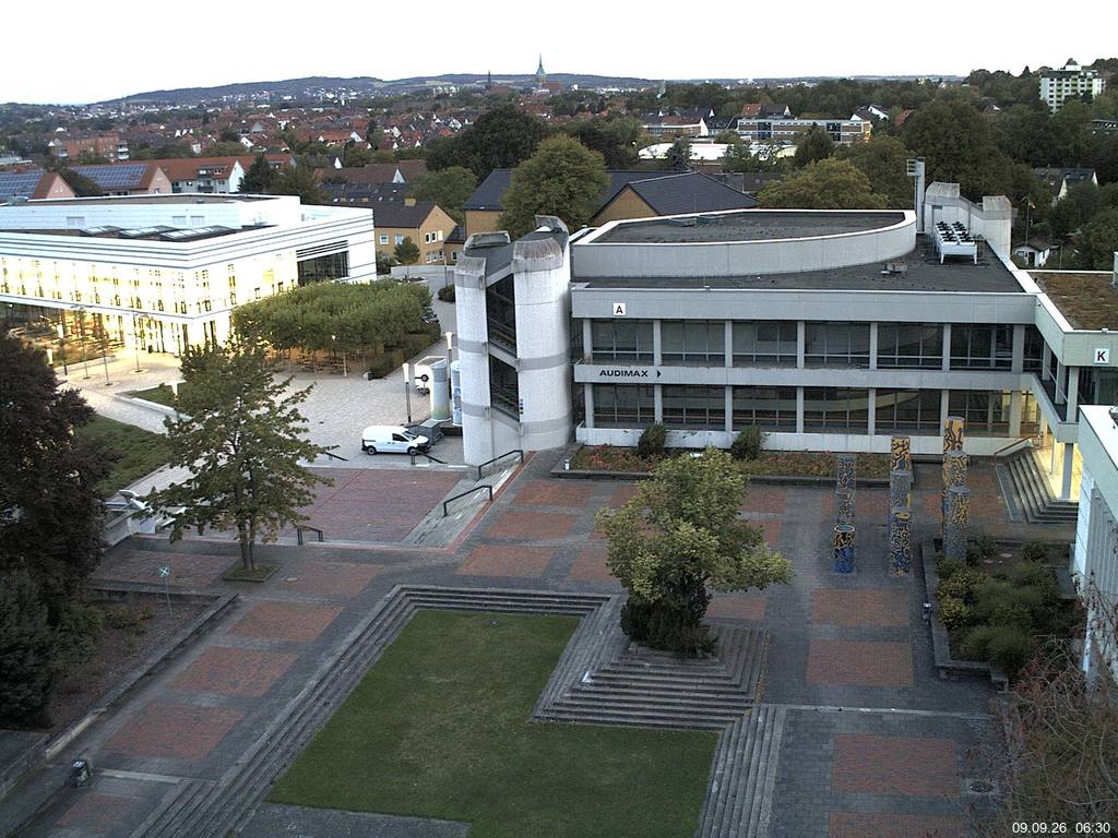 Foto der Webcam: Verwaltungsgeb&auml;ude, Innenhof mit Audimax, H&ouml;rsaal-Geb&auml;ude 1