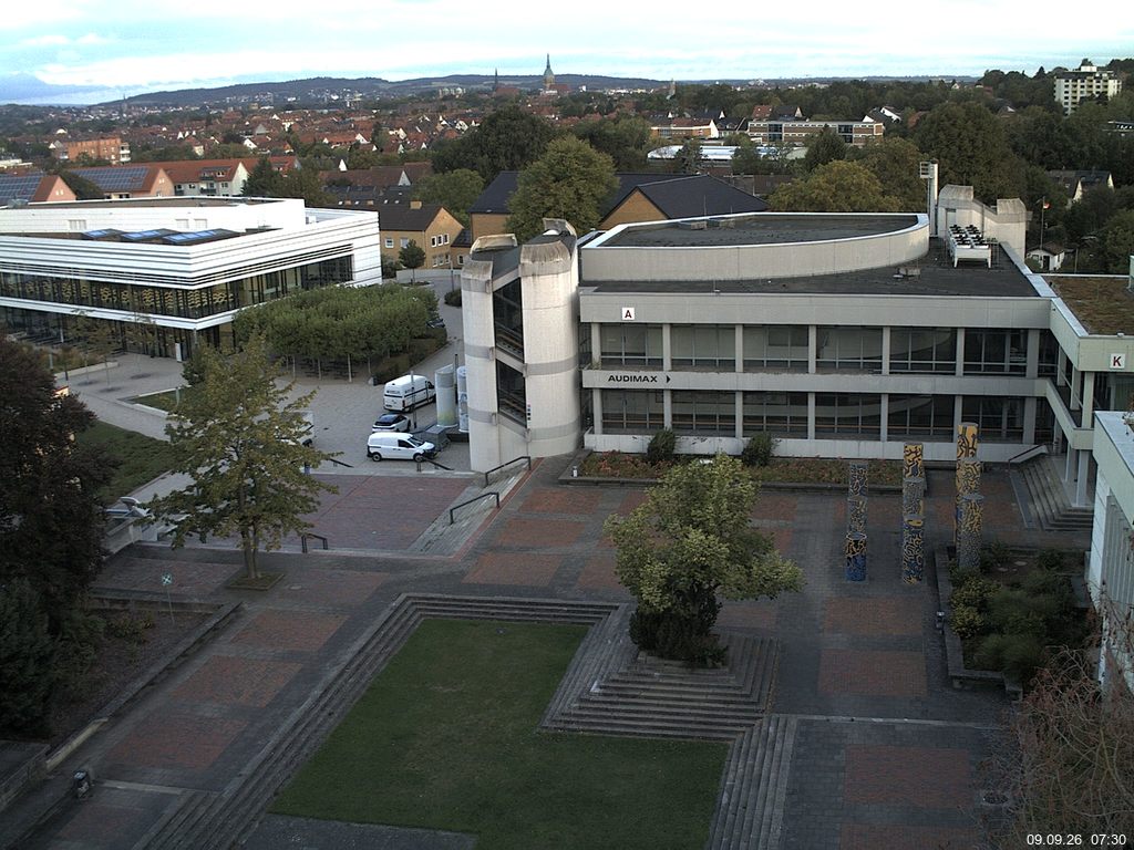 Foto der Webcam: Verwaltungsgeb&auml;ude, Innenhof mit Audimax, H&ouml;rsaal-Geb&auml;ude 1