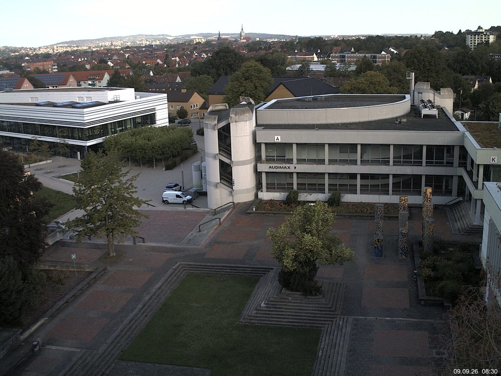 Foto der Webcam: Verwaltungsgeb&auml;ude, Innenhof mit Audimax, H&ouml;rsaal-Geb&auml;ude 1