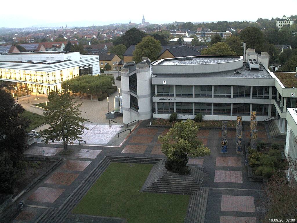 Foto der Webcam: Verwaltungsgeb&auml;ude, Innenhof mit Audimax, H&ouml;rsaal-Geb&auml;ude 1