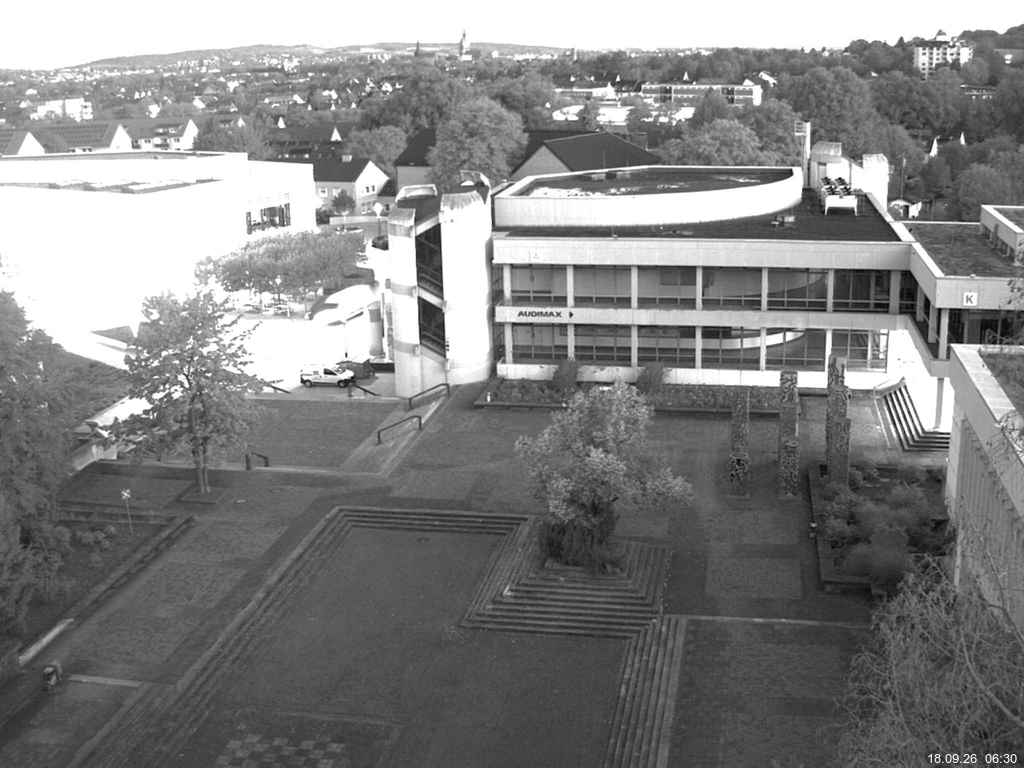 Foto der Webcam: Verwaltungsgeb&auml;ude, Innenhof mit Audimax, H&ouml;rsaal-Geb&auml;ude 1