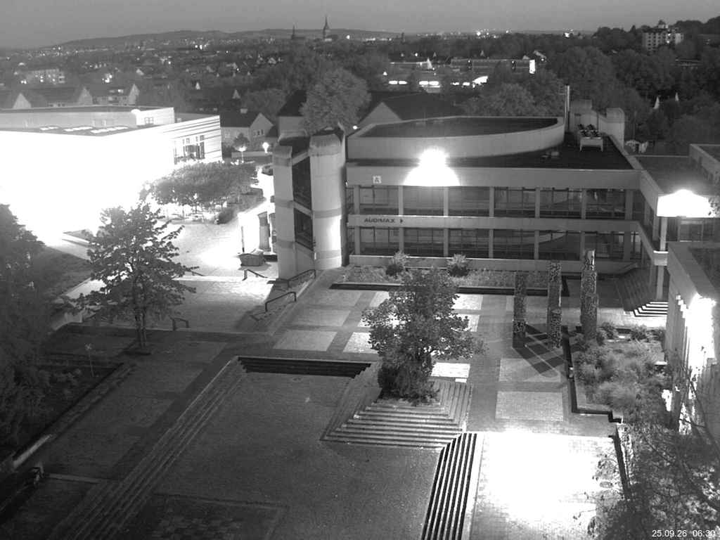 Foto der Webcam: Verwaltungsgeb&auml;ude, Innenhof mit Audimax, H&ouml;rsaal-Geb&auml;ude 1