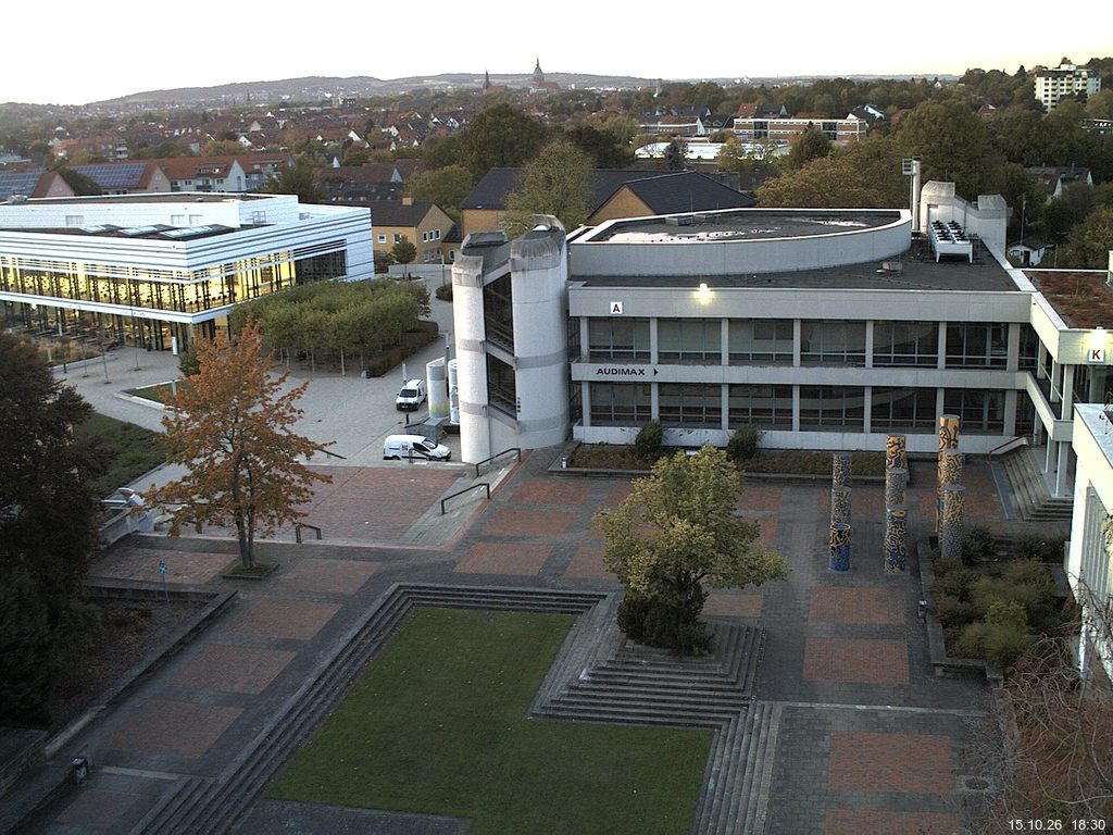 Foto der Webcam: Verwaltungsgeb&auml;ude, Innenhof mit Audimax, H&ouml;rsaal-Geb&auml;ude 1