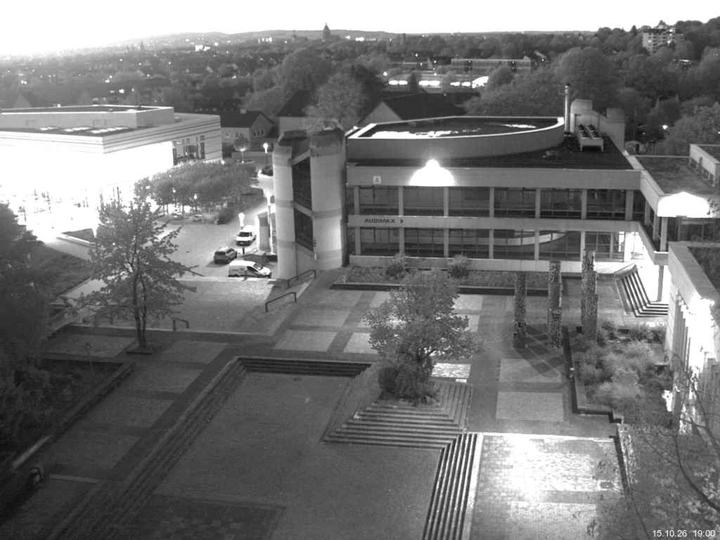 Foto der Webcam: Verwaltungsgeb&auml;ude, Innenhof mit Audimax, H&ouml;rsaal-Geb&auml;ude 1